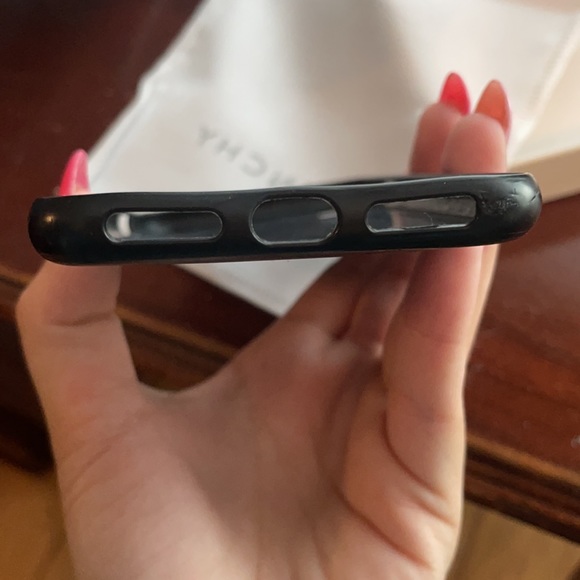 Givenchy iPhone X Case!!! 100% authentic - Picture 8 of 11